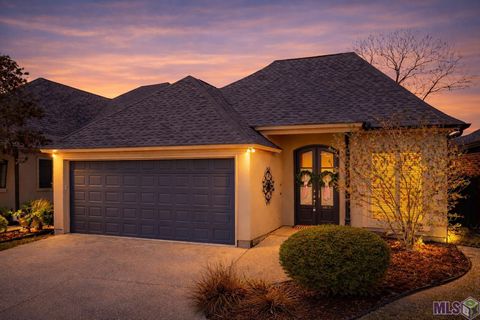 Photo of 10674 Woodland Oaks Dr, Baton Rouge, LA 70809 (MLS # BR2026003576)