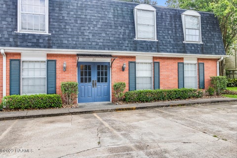 Photo of 211 Versailles Boulevard #10, Lafayette, LA 70501 (MLS # 2600006913)