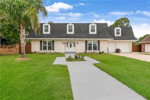 Photo of 7200 Claridge Court Ct, New Orleans, LA 70127 (MLS # NO2555848)