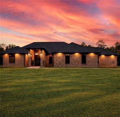 Photo of 23708 Hutchinson Road Rd, Springfield, LA 70462 (MLS # NO2545853)