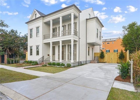 Photo of 3620 Chestnut Street St, New Orleans, LA 70115 (MLS # NO2546778)