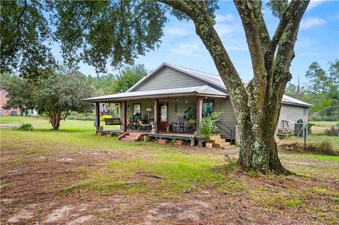 Photo of 39 Willie Ashworth Road Rd, Glenmora, LA 71433 (MLS # CN2556213)