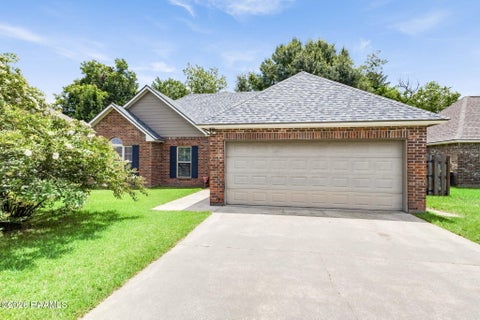 Photo of 203 Rue Soleil, Carencro, LA 70520 (MLS # 2600008372)
