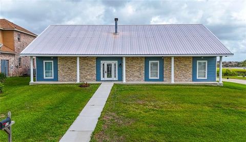 Photo of 425 Moonraker Drive Dr, Slidell, LA 70458 (MLS # NO2552813)