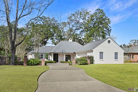 Photo of 17628 W Lakeway Ave, Baton Rouge, LA 70810 (MLS # BR2026002627)