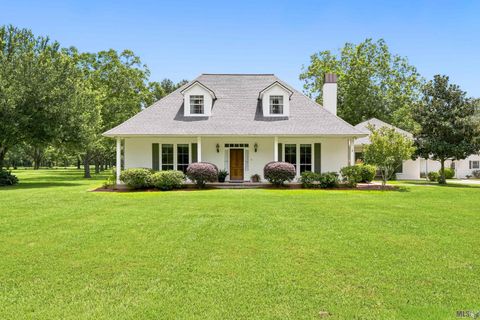 Photo of 6980 Barrow Hill Dr Dr, St. Francisville, LA 70775 (MLS # BR2026013292)