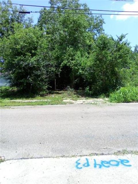 Photo of 2027 Benton Street St, New Orleans, LA 70117 (MLS # NO2548059)