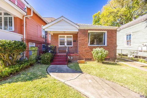 Photo of 2727 Carondelet Street St, New Orleans, LA 70130 (MLS # BR2026006331)