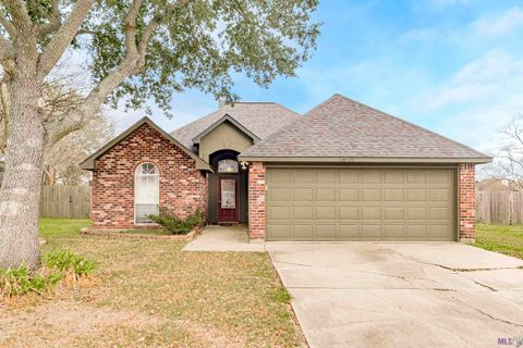 Photo of 18421 Doc Olena Dr Dr, Baton Rouge, LA 70817 (MLS # BR2026003637)