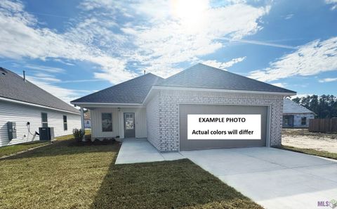 Photo of 60844 Fairfax Dr, Lacombe, LA 70445 (MLS # NO2026008163)