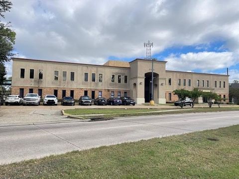 Photo of 4480 Gen Degaulle Drive #220, New Orleans, LA 70131 (MLS # NO2551878)