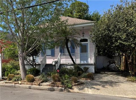Photo of 616 Pelican Avenue Ave, New Orleans, LA 70114 (MLS # NO2549452)