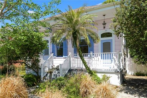 Photo of 616 Pelican Avenue Ave, New Orleans, LA 70114 (MLS # NO2549452)