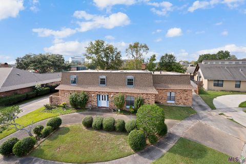 Photo of 3816 Lake Laberge Ct Ct, Baton Rouge, LA 70816 (MLS # BR2025018189)