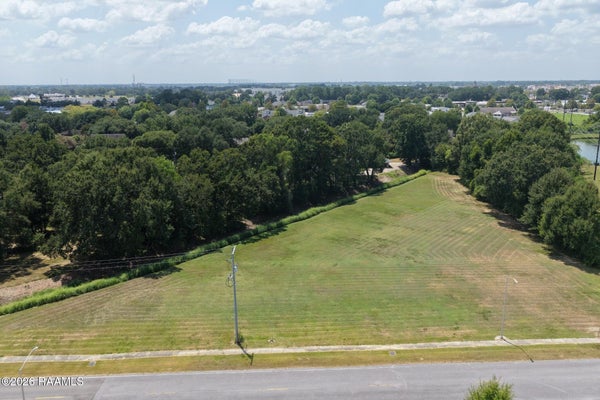 104 POLLY LN, LAFAYETTE, LA 70508 - Image efc2fadb101008bfab352086ccb8bb5f/561762870