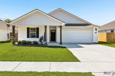 Photo of 35320 Grovemont Dr Dr #362, Denham Springs, LA 70706 (MLS # BR2026005491)