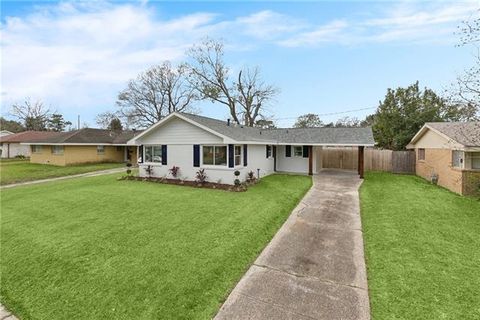 Photo of 2501 Somerset Drive Dr, New Orleans, LA 70131 (MLS # NO2535920)