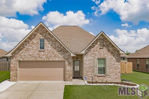 Photo of 1609 Rangeland Ave Ave, Zachary, LA 70791 (MLS # BR2026006984)