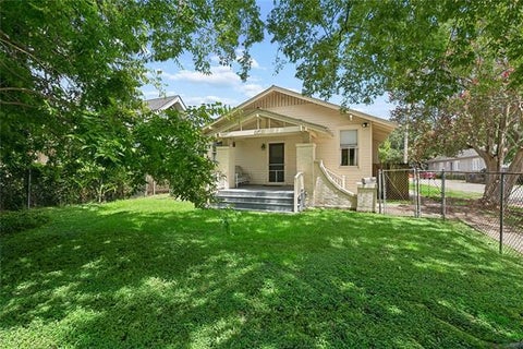 Photo of 2801 Calhoun Street St, New Orleans, LA 70118 (MLS # NO2567670)