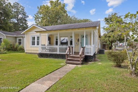 Photo of 527 Saint Catherine Street, Lafayette, LA 70506 (MLS # 2600008311)