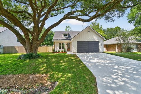 Photo of 121 Meadow Glen Drive, Youngsville, LA 70592 (MLS # 2600003785)