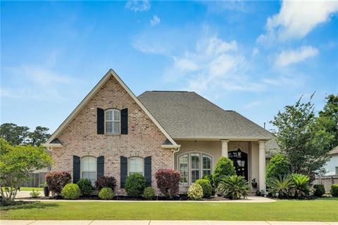 Photo of 1267 Avenue Du Chateau Drive, Covington, LA 70433 (MLS # NO2558033)
