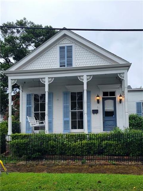 Photo of 500 Cherokee Street St, New Orleans, LA 70118 (MLS # NO2558448)