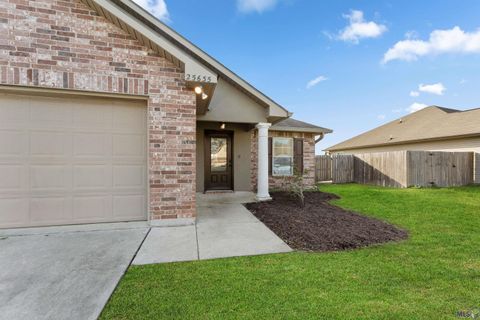 Photo of 25635 Buffwood St St, Denham Springs, LA 70726 (MLS # BR2026004269)