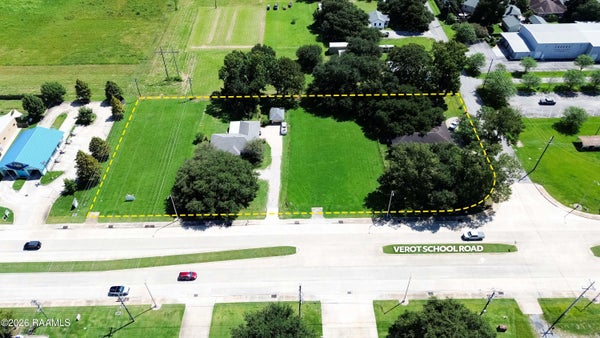 2867 VEROT SCHOOL RD, LAFAYETTE, LA 70508 - Image f2cb2e0b4ea63a19e45227e1620de817/317673515