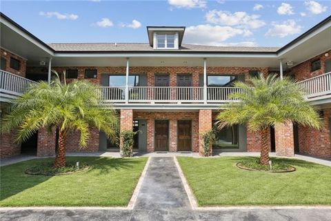 Photo of 1629 Washington Avenue Ave #208, New Orleans, LA 70130 (MLS # NO2552167)