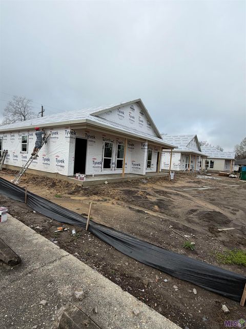 Photo of 8030-8032 Ned Ave Ave, Baton Rouge, LA 70820 (MLS # BR2026004271)