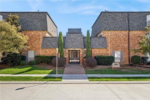 Photo of 2521 Metairie Lawn Drive Dr #309, Metairie, LA 70002 (MLS # NO2543661)