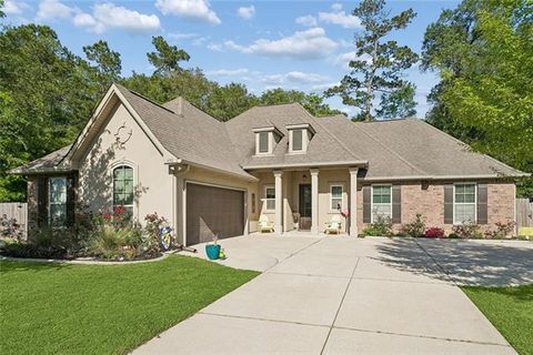 Photo of 452 Silver Oak Drive Dr, Madisonville, LA 70447 (MLS # NO2552331)