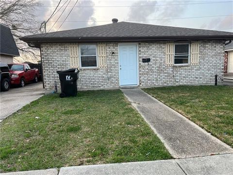 Photo of 3508 Pakenham Drive, Chalmette, LA 70043 (MLS # NO2544187)
