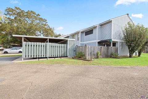 Photo of 16 Phlox Dr Dr, Lafayette, LA 70507 (MLS # BR2025021842)