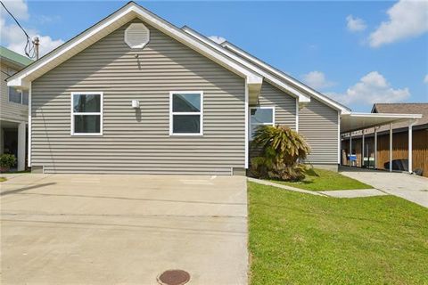 Photo of 4886 Fran Lane Ln, Barataria, LA 70036 (MLS # NO2549881)