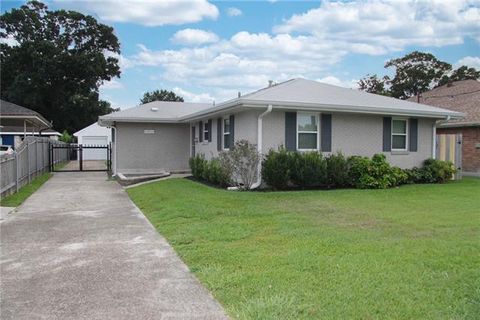 Photo of 1912 W Esplanade S. Avenue Ave, Metairie, LA 70005 (MLS # NO2546374)