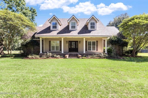 Photo of 5409 Eagle Pass Drive, Youngsville, LA 70592 (MLS # 2600009612)