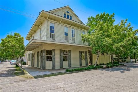 Photo of 3900 Coliseum Street St, New Orleans, LA 70115 (MLS # NO2555243)