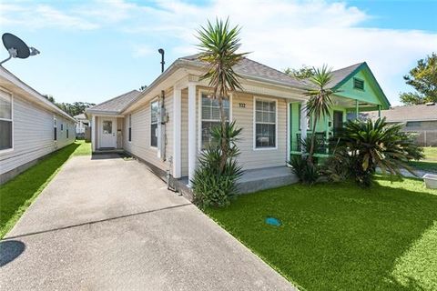 Photo of 932 Porter Street, Gretna, LA 70053 (MLS # NO2545517)