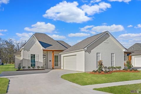 Photo of 38166 Sweet Briar Dr Dr, Prairieville, LA 70769 (MLS # BR2026002831)