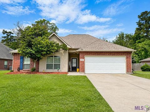 Photo of 26461 Avoyelles Ave Ave, Denham Springs, LA 70726 (MLS # BR2026008074)