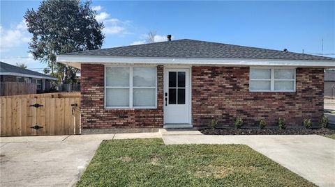 Photo of 2514 Chalona Drive, Chalmette, LA 70043 (MLS # NO2551979)