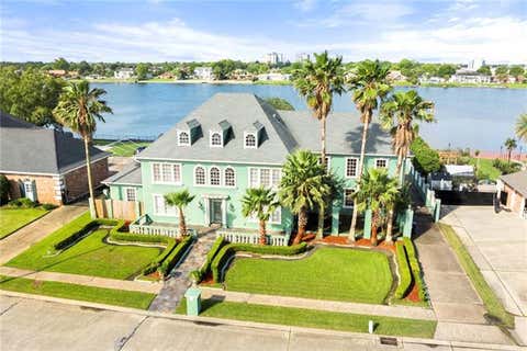 Photo of 5960 Winchester Park Drive Dr, New Orleans, LA 70128 (MLS # NO2559749)
