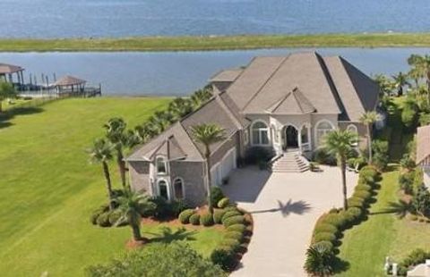 Photo of 1036 Lakeshore Boulevard Blvd, Slidell, LA 70461 (MLS # NO2555232)