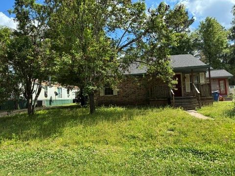 Photo of 121 Louisiana Street, Winnfield, LA 71483 (MLS # CN2552842)