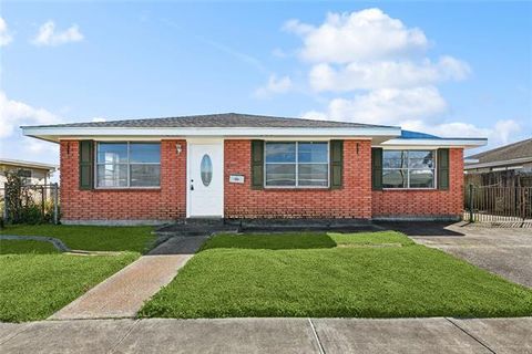 Photo of 2201 Veronica Drive, Chalmette, LA 70043 (MLS # NO2540885)