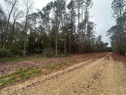 Photo of Lot A Hunter Oaks Lane, Covington, LA 70435 (MLS # NO2560539)