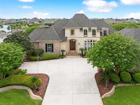 Photo of 172 Islander Drive Dr, Slidell, LA 70458 (MLS # NO2549536)