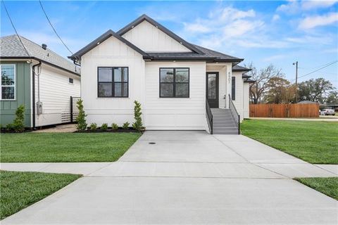 Photo of 8901 Dearborn Avenue, Metairie, LA 70003 (MLS # NO2543177)